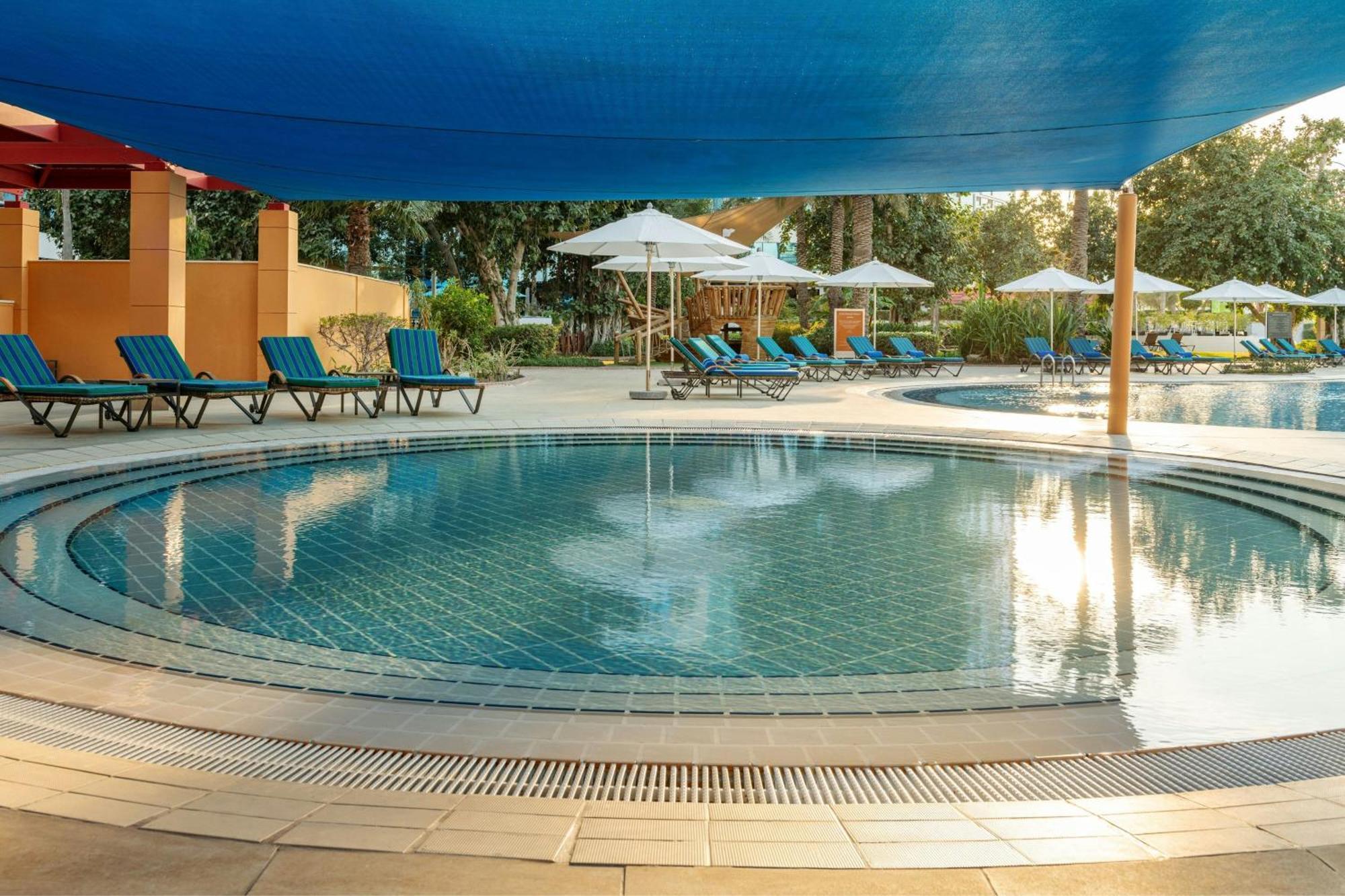 Sheraton Jumeirah Beach Resort Dubai Exterior foto